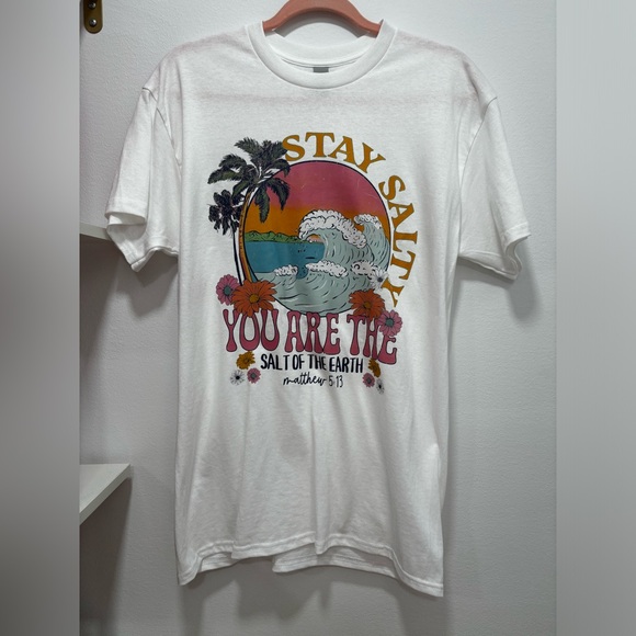 Gildan Tops - White Gildan Tahirt with Stay Salty logo on front
